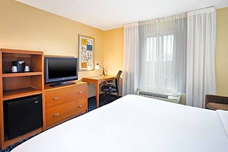 Room, 1 King Bed (Mobility/Hearing Access, Transf Shwr)