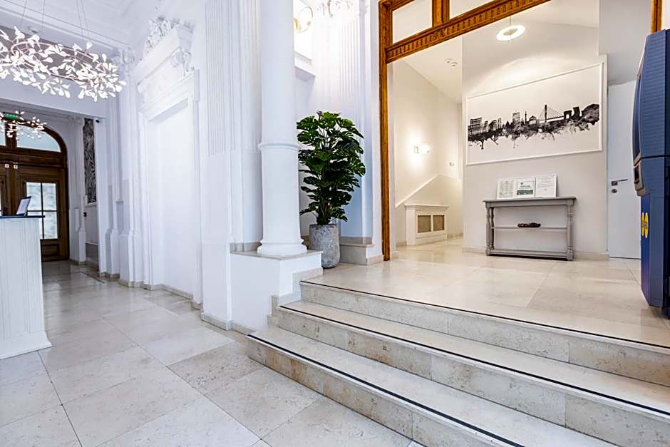 Matisse Bucharest Old Town