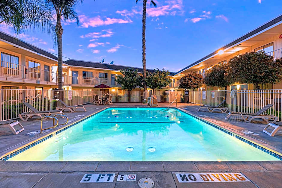 Motel 6-Temecula, CA - Historic Old Town