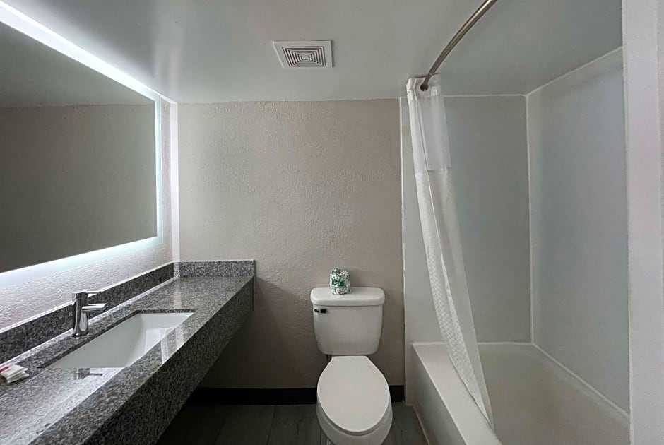 Days Inn by Wyndham Port Huron
