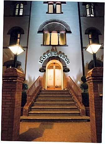 Hotel 2000