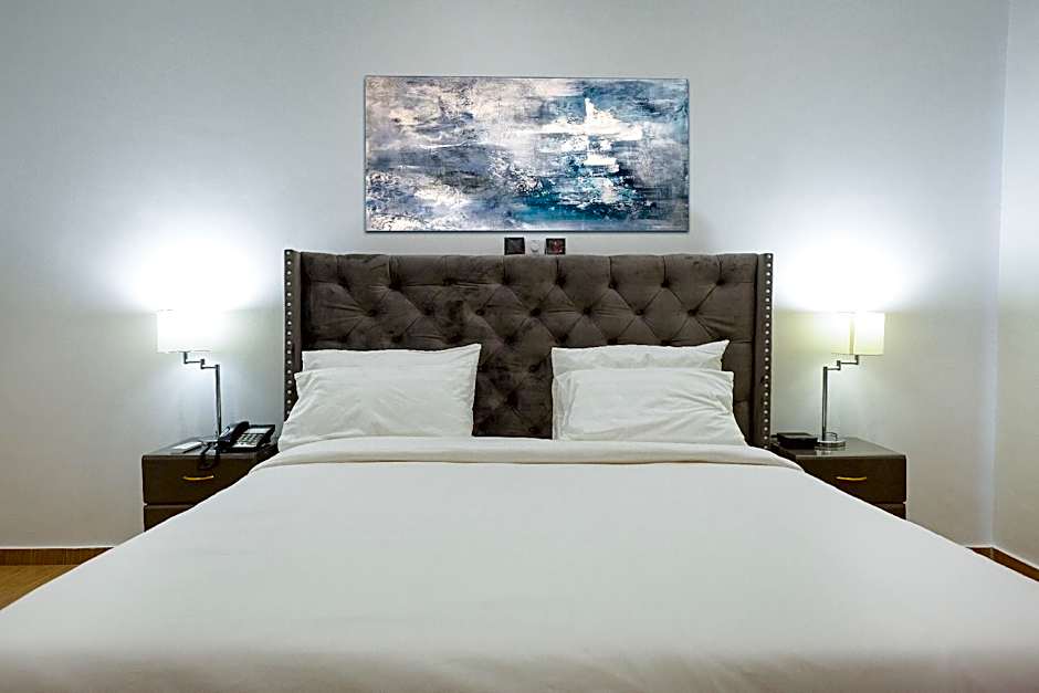 Photo 1 of 4 of Executive Suite, City View