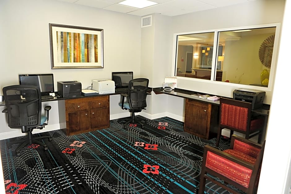 Holiday Inn Express Hotel & Suites - Sumter, an IHG Hotel