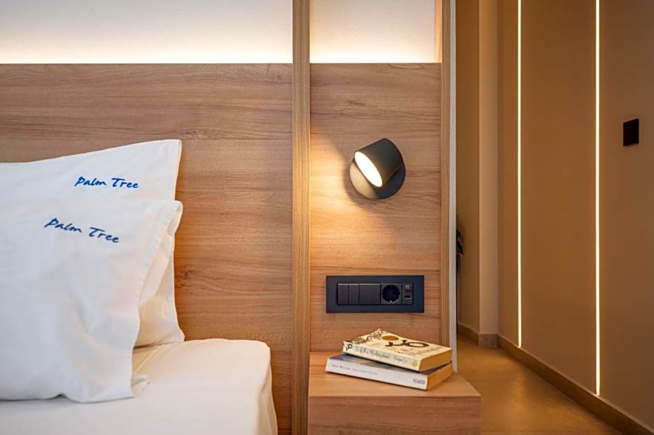 Palm Tree Beach Suites, by ZanteWize