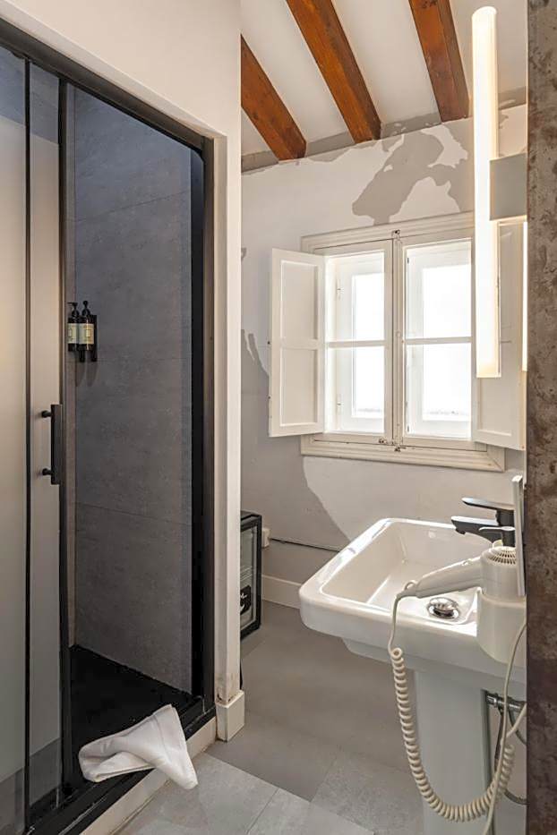 Antiguo Brondo Selfcheck-in Smart Rooms