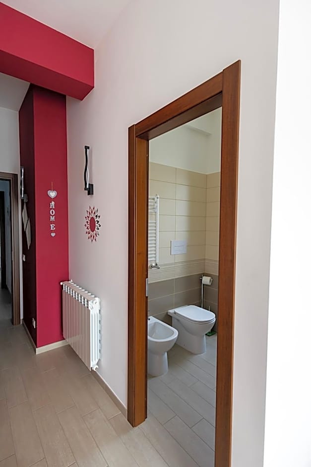 PalerMonAmour Art Gallery Suite