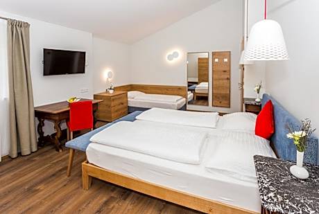 Deluxe Triple Room Annex