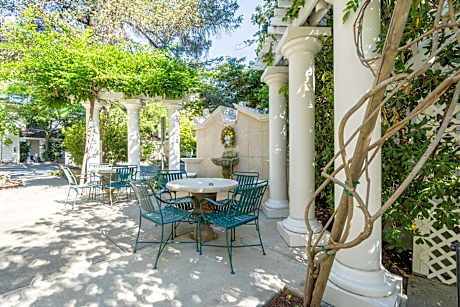 The Bergson, BW Signature Collection