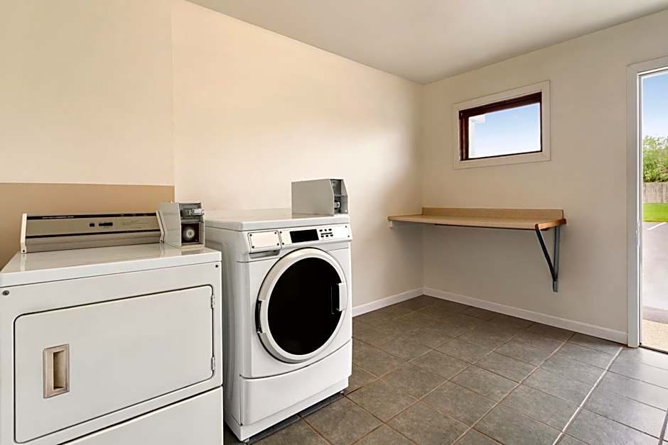 Days Inn by Wyndham Middletown/Newport Area
