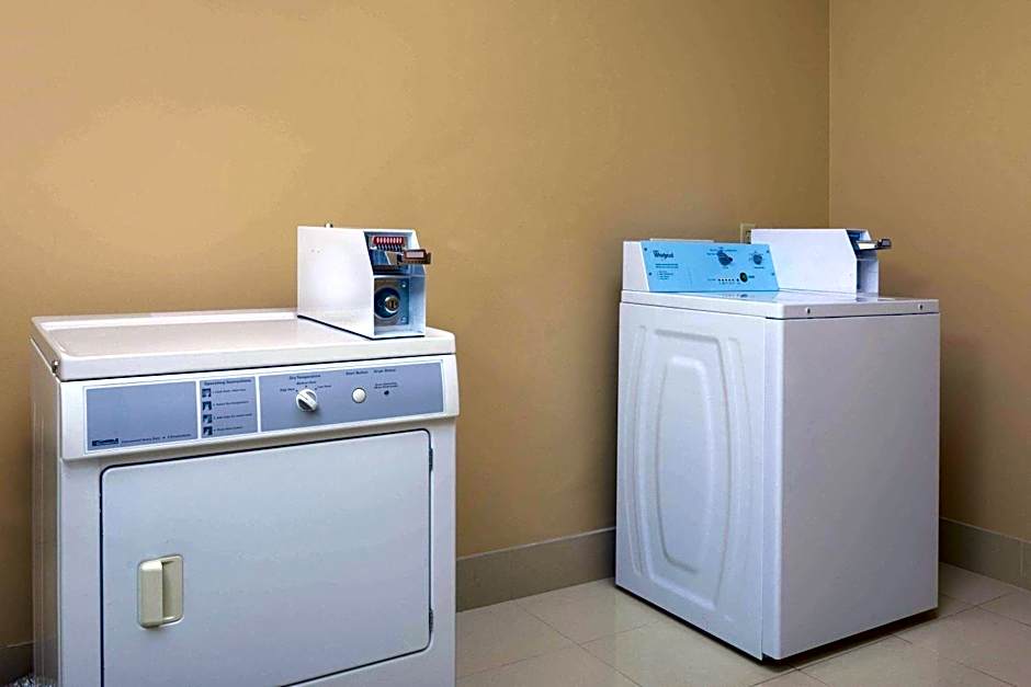 La Quinta Inn & Suites by Wyndham Macon West