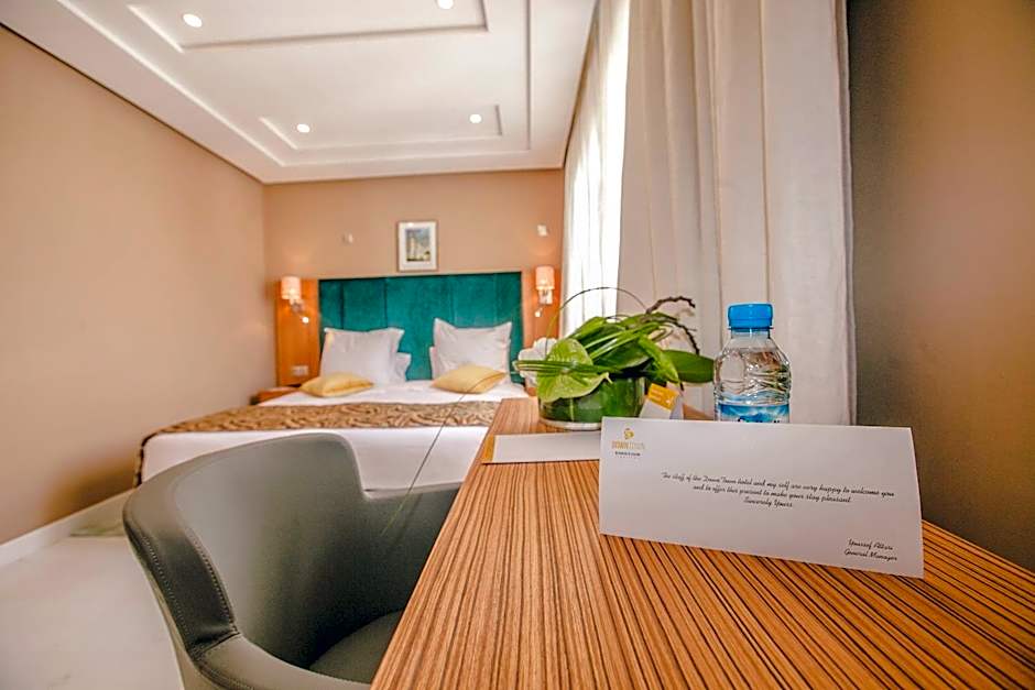 DownTown Hotel By New Art