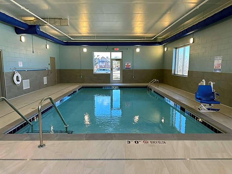 Holiday Inn Express & Suites Eden Prairie  Minneapolis By IHG