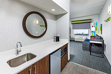 1 King One Bedroom Suite Nonsmoking