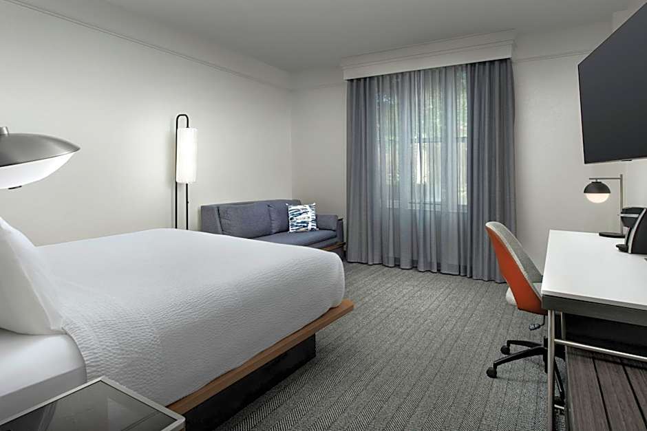 Courtyard by Marriott Savannah Downtown/Historic District