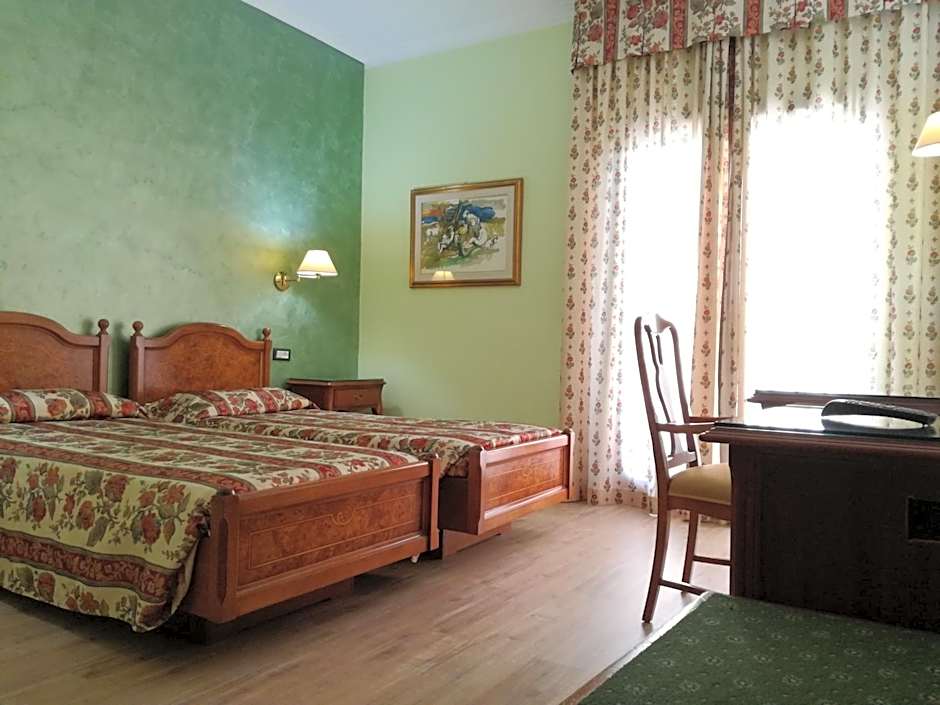 FILIPPONE HOTEL&RISTORANTE