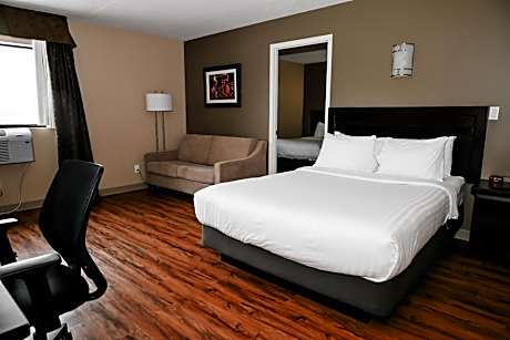 Family Suite with Two Queen Beds and Sofa bed - Non Smoking