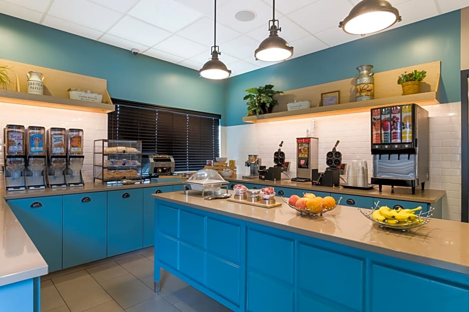 Country Inn & Suites by Radisson, Wichita East, KS