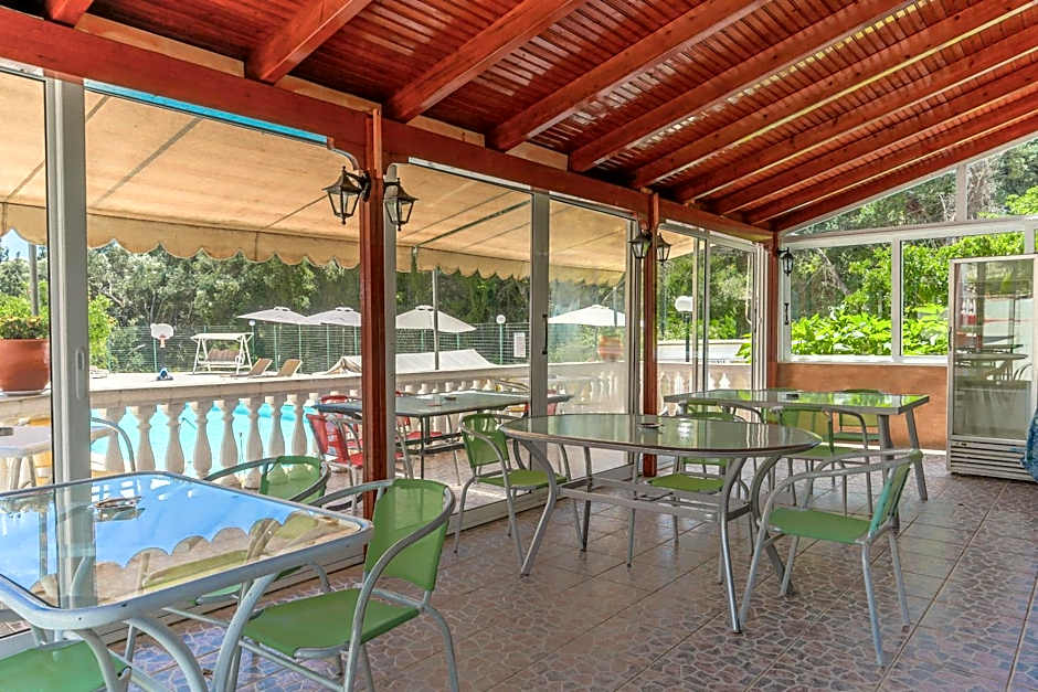 Amazona Apartments and Studios