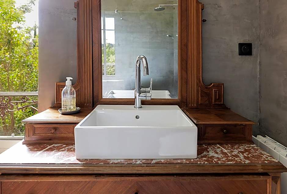 La Glacière, ostalarià agricol