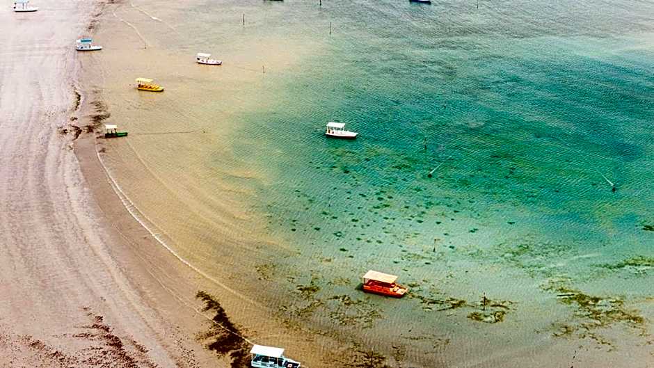 Casa com 4 suítes, piscina, a 20m do mar| Milagres