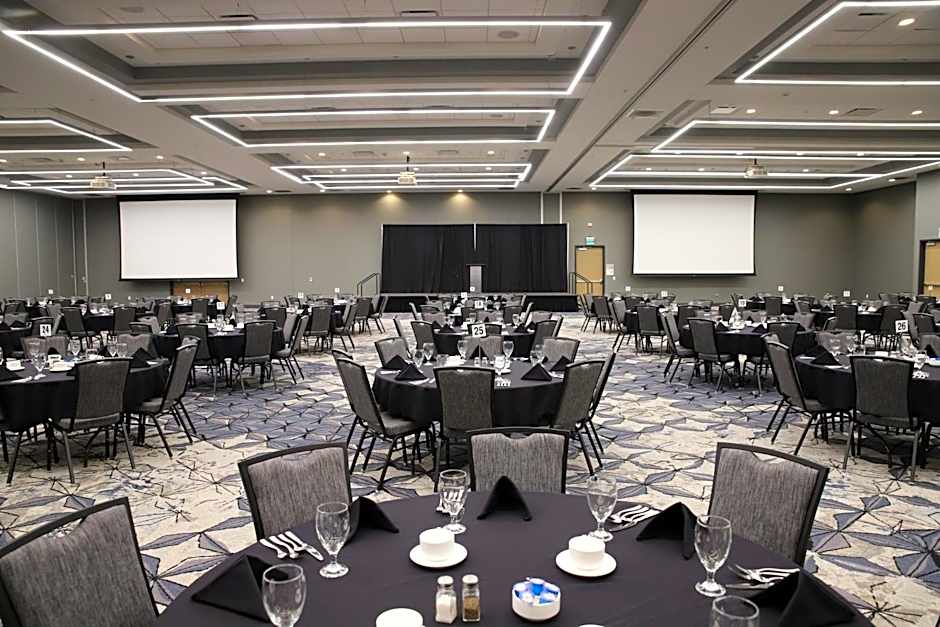 Holiday Inn & Suites Cedar Falls-Waterloo Event Ctr By IHG