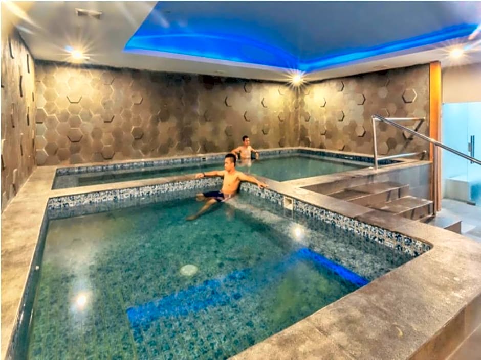 CLARO KENDARI (ex. Grand Clarion Hotel & Convention)