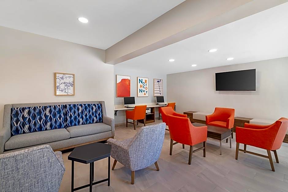 Holiday Inn Express & Suites North Conway, NH By IHG
