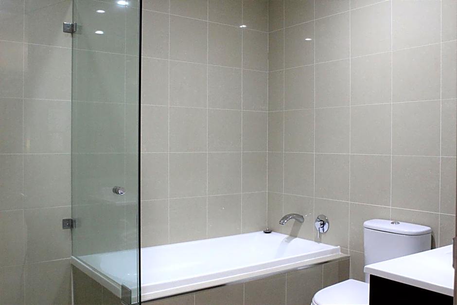 Carlyle Suites & Apartments