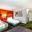 La Quinta Inn & Suites by Wyndham Fremont / Silicon Valley