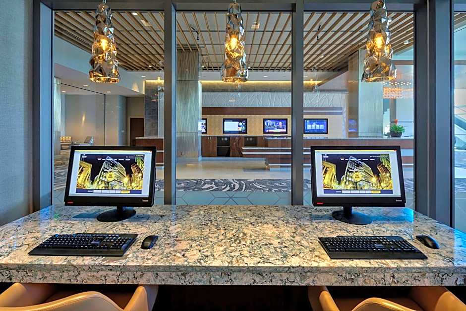 Hilton Norfolk The Main