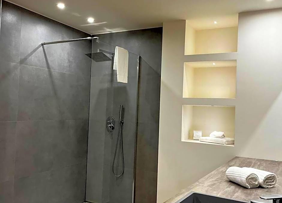 Motta Palace Apartments & Rooms