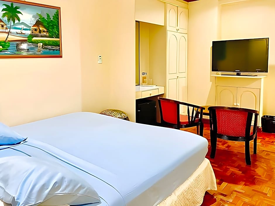 RedDoorz @ Tondaligan Beach Hotel