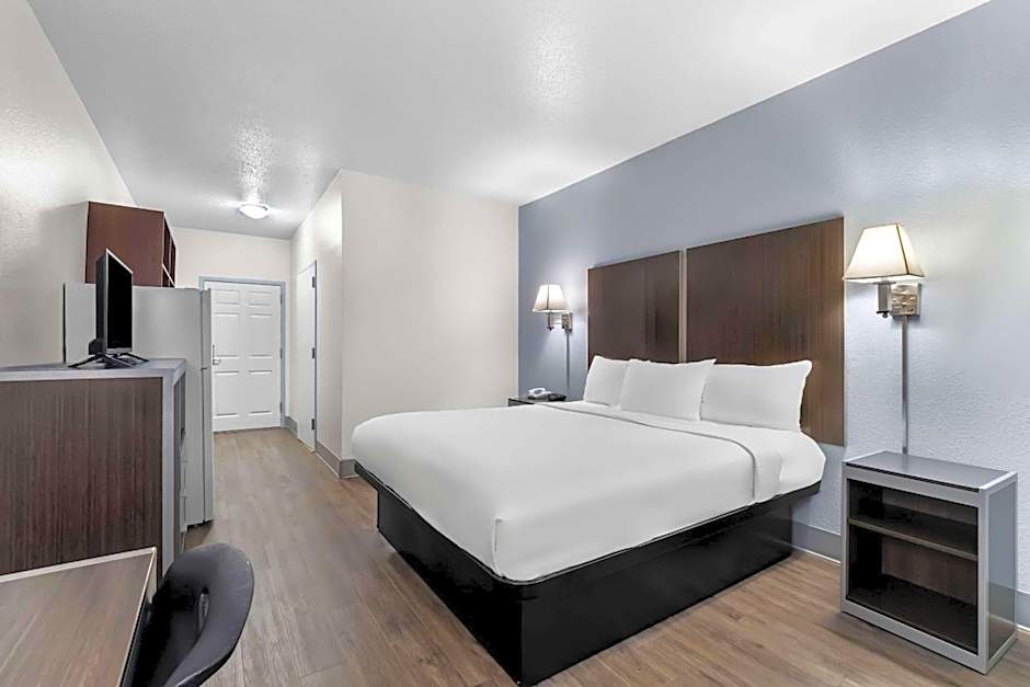 Suburban Studios Chattanooga Northeast - Ooltewah