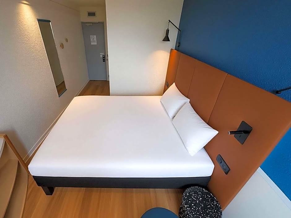 ibis Lyon Est Bron
