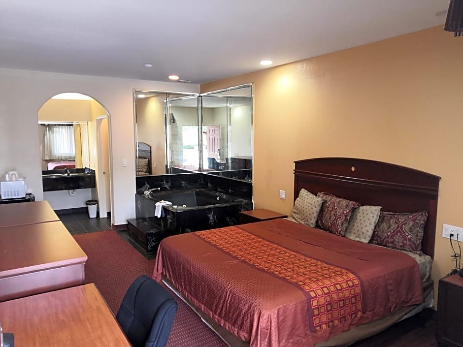 Scottish Inn & Suites IAH West