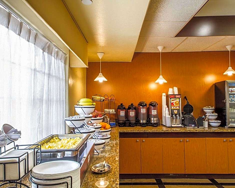 Comfort Inn & Suites Oakland