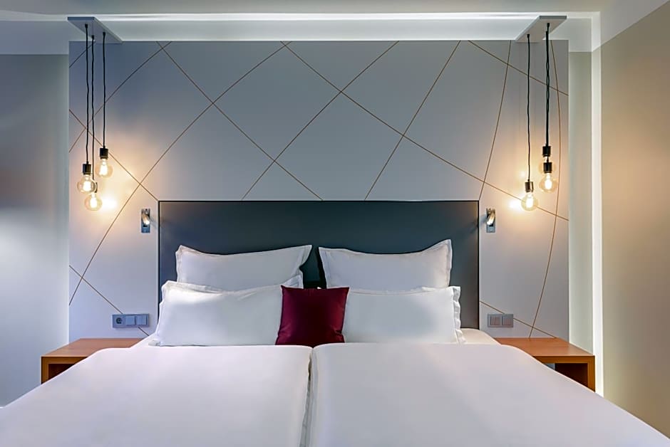 Mercure Kamen Unna