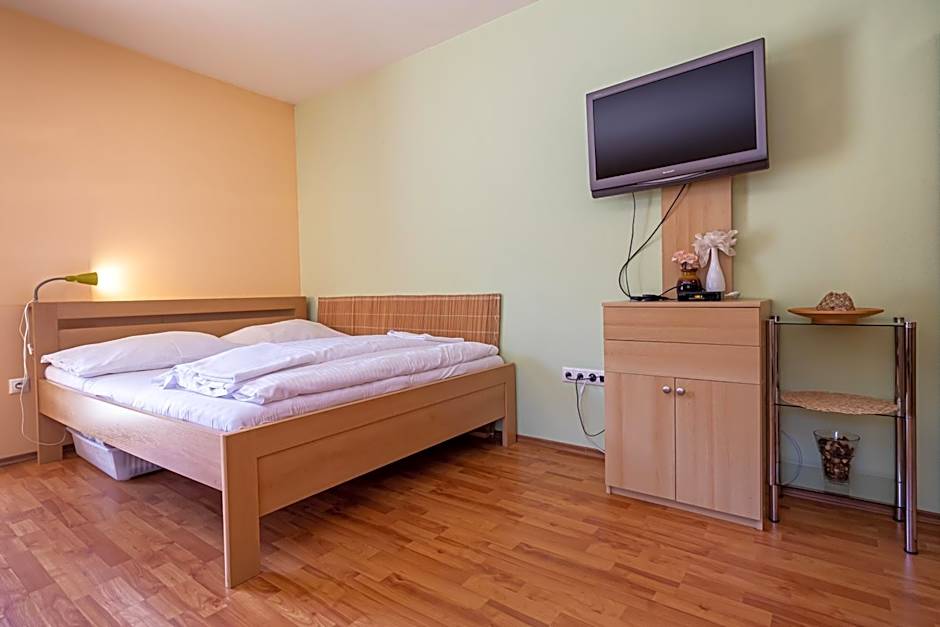 Fatrapark 2 Apartments House