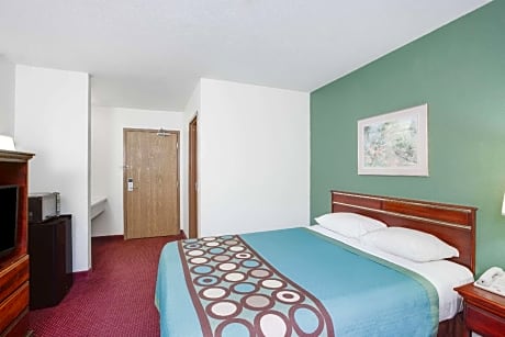 Queen Room - Smoking