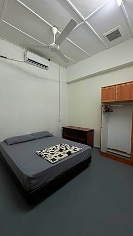 Queen Room with Shared Bathroom