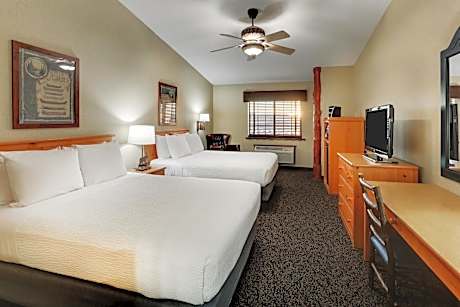 Deluxe Queen Room with Two Queen Beds