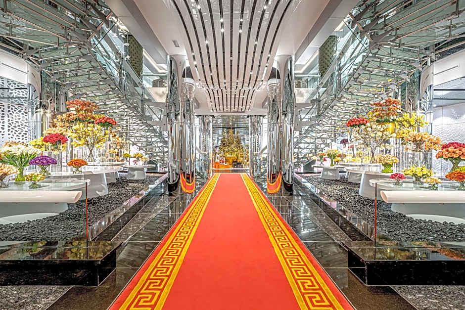 Golden Sands Hotel Creek