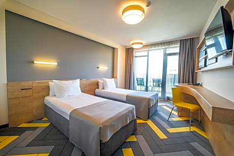 Family Room (2 Adults + 2 Children) - Free Minibar & Parking