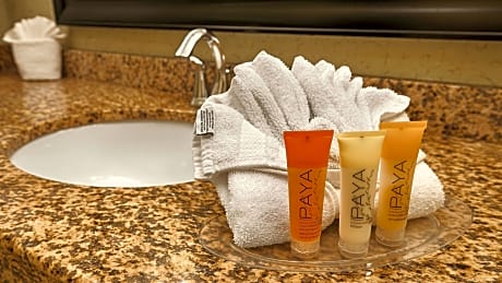 2 Queen Beds, Suite, Nonsmoking