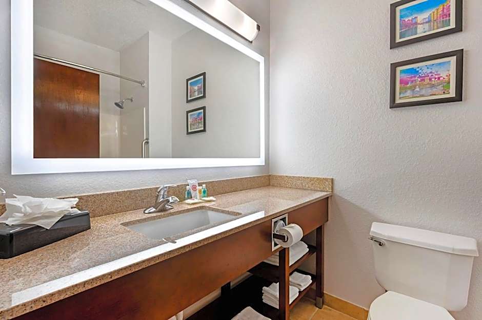 Comfort Inn & Suites North Greenfield