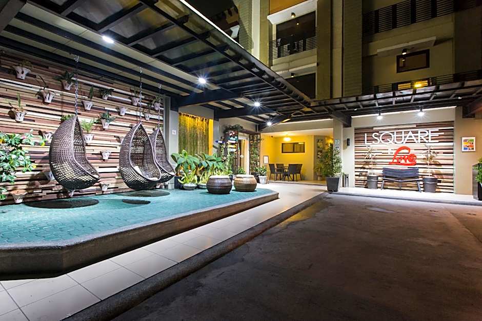 L Square Hotel