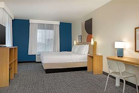 1 King Bed