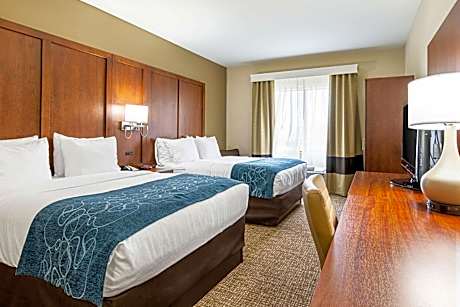 Queen Suite with Two Queen Beds and Sofa Bed - Non-Smoking