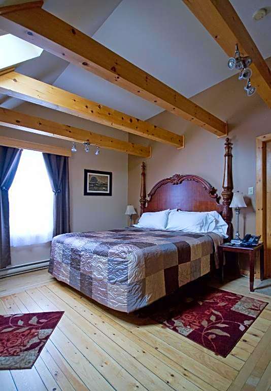 Photo 1 of 4 of 1 King Bed Suite