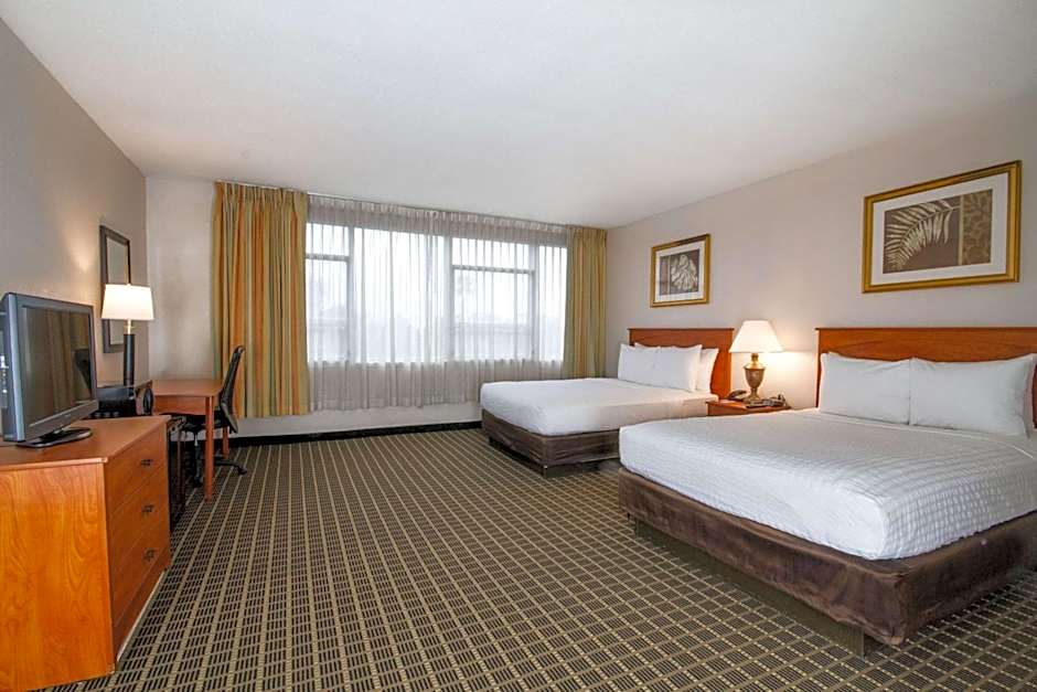 Clarion Inn & Suites Miami International Airport